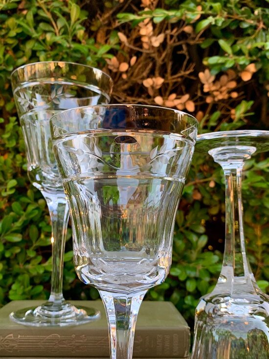 Gorham thumb print etch leaf cut crystal wine glasses - Picture 9 of 10